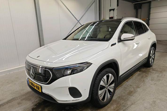 Hvid Mercedes EQA250 fra 2021