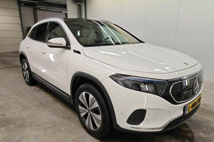 Hvid Mercedes EQA250 fra 2021