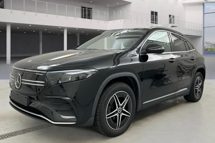Sort Mercedes EQA250 fra 2022 set udefra