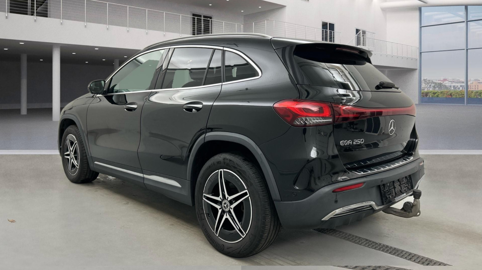 Sort Mercedes EQA250 fra 2022