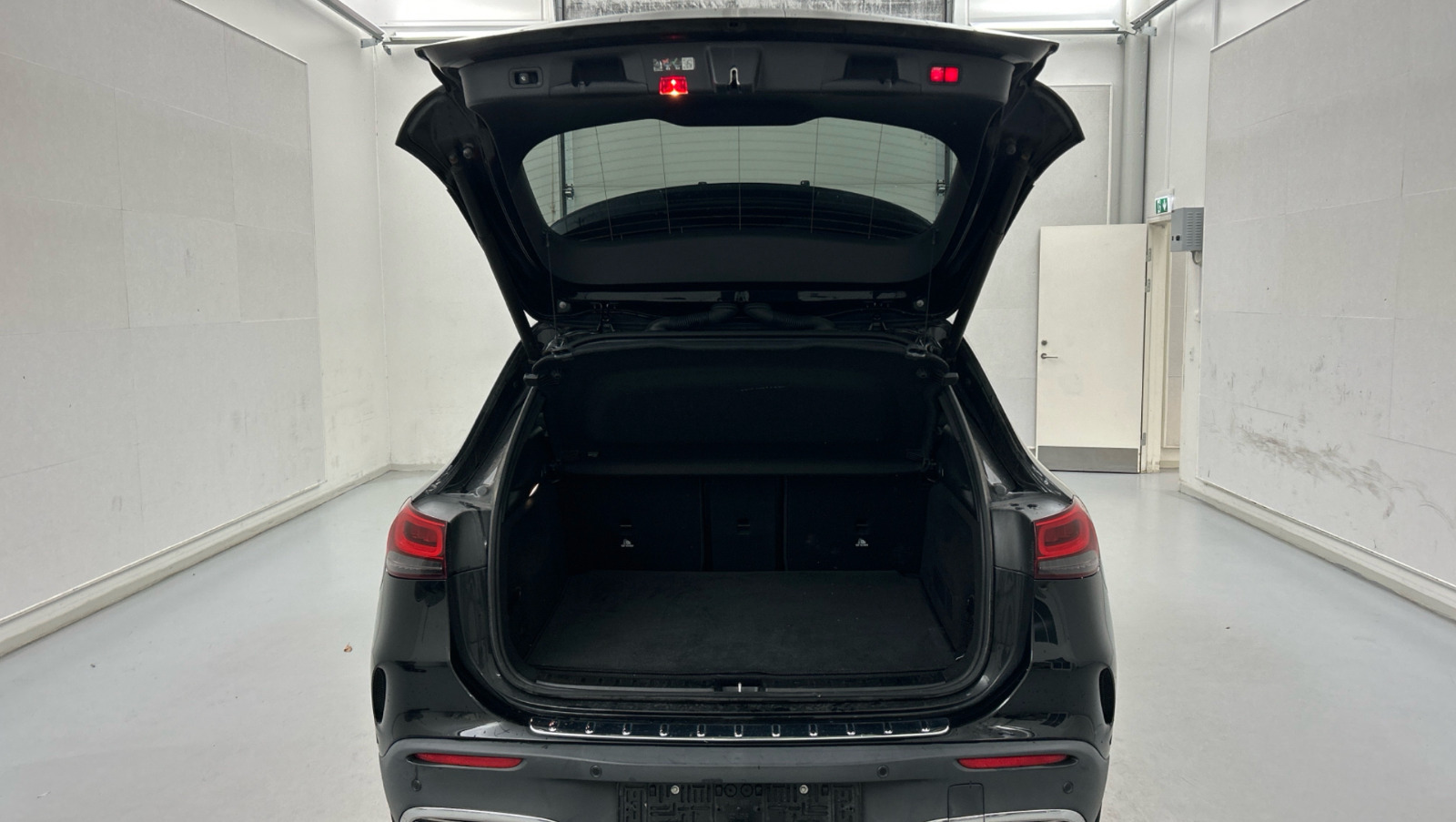Sort Mercedes EQA250 fra 2022