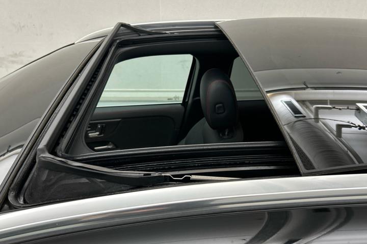 Sort Mercedes EQA250 fra 2022