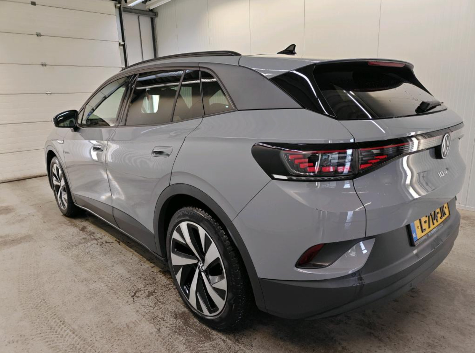 Grå VW ID.4 fra 2021