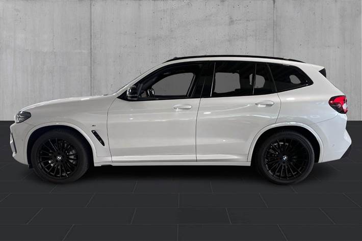 Hvid BMW iX3 fra 2023