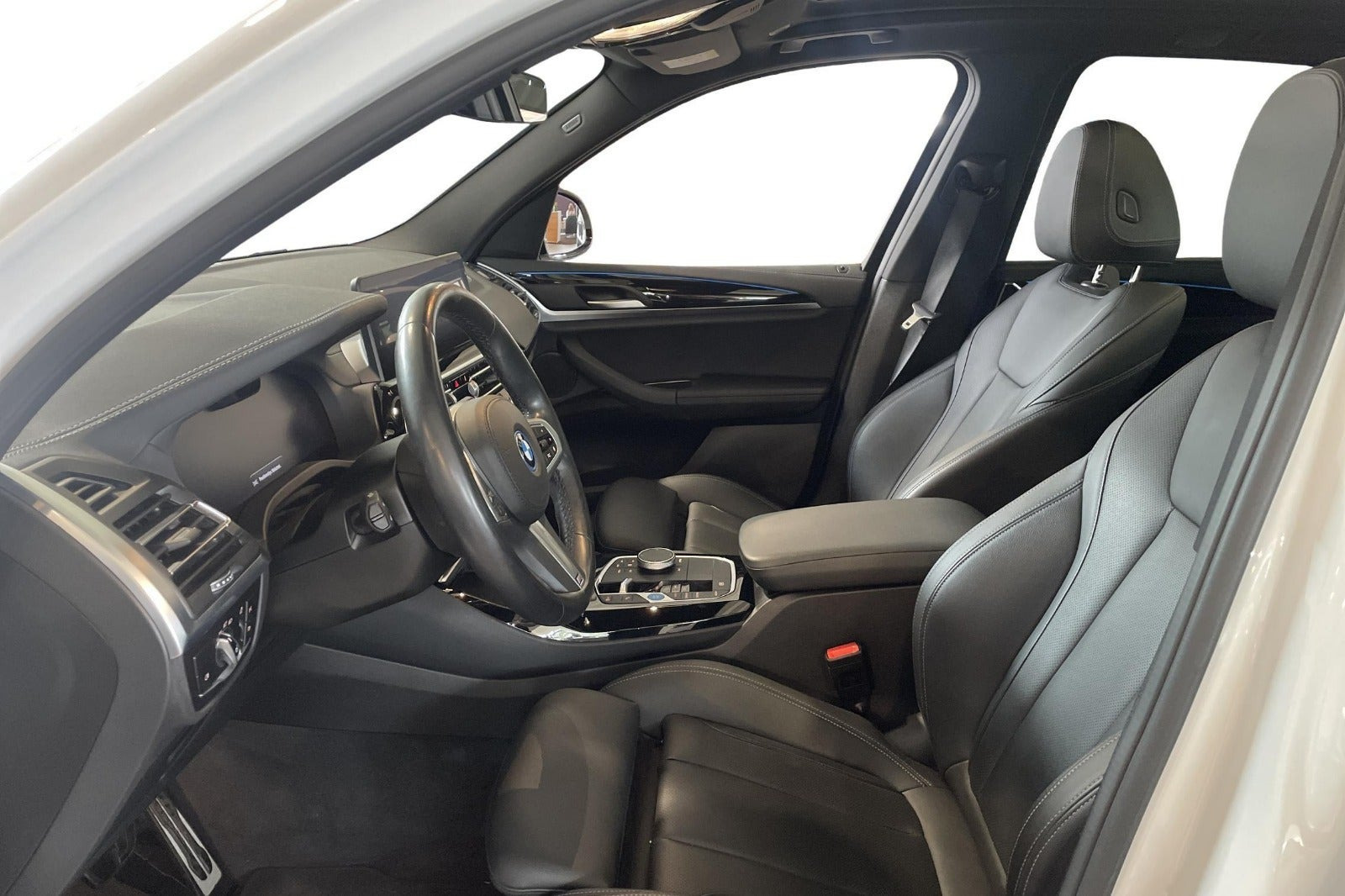 Hvid BMW iX3 fra 2023