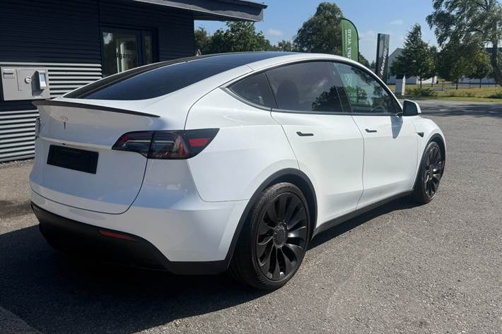undefined Tesla Model Y fra 2023