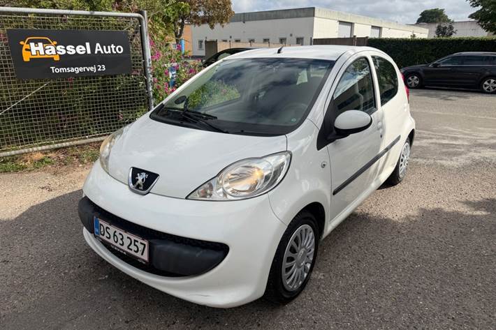 Grøn Peugeot 107 fra 2008