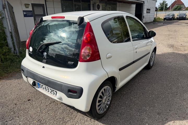Grøn Peugeot 107 fra 2008