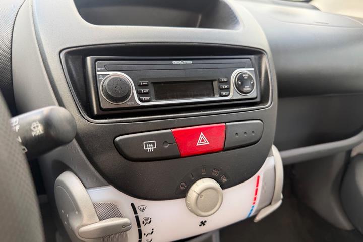 Grøn Peugeot 107 fra 2008