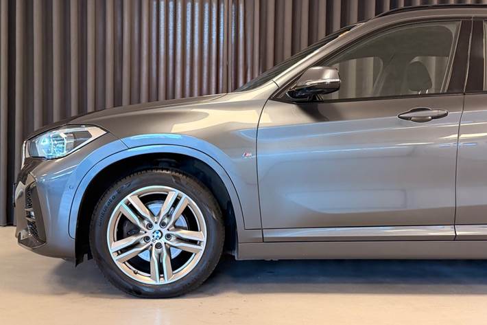 Grå BMW X1 fra 2020