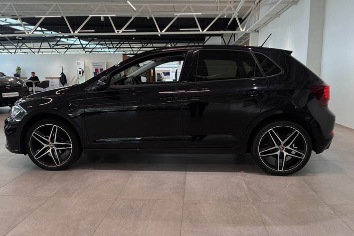 Sort VW Polo fra 2022