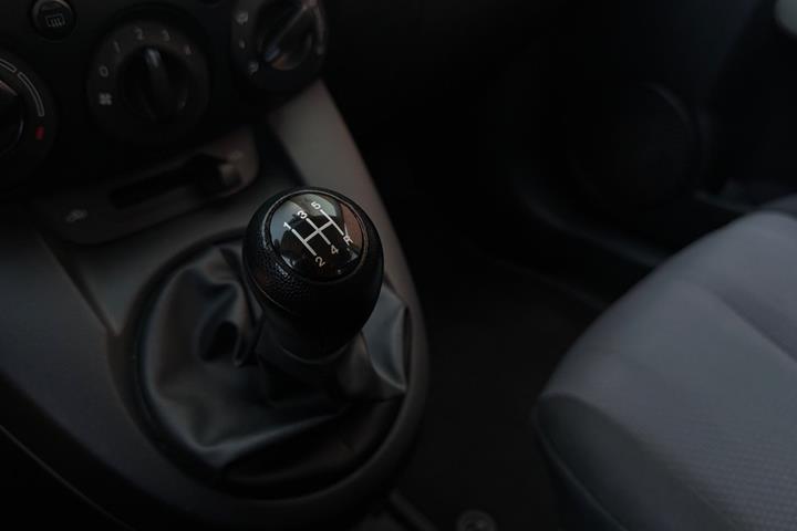 Sølv Mazda 2 fra 2009