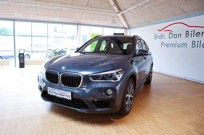 Grå BMW X1 fra 2015