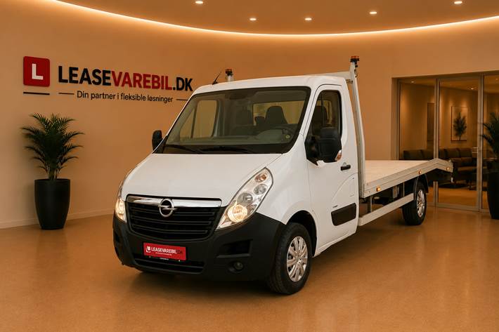 Hvid Opel Movano fra 2015