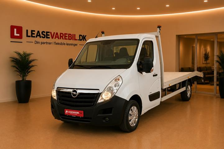 Hvid Opel Movano fra 2015