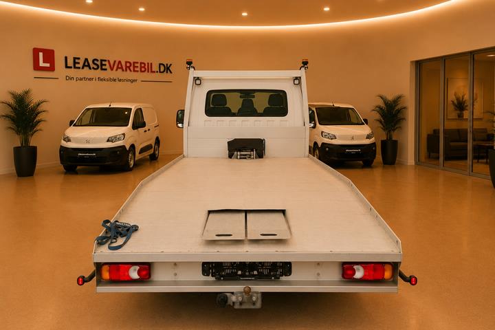 Hvid Opel Movano fra 2015