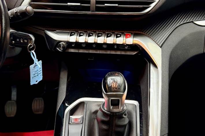 Sort Peugeot 5008 fra 2018