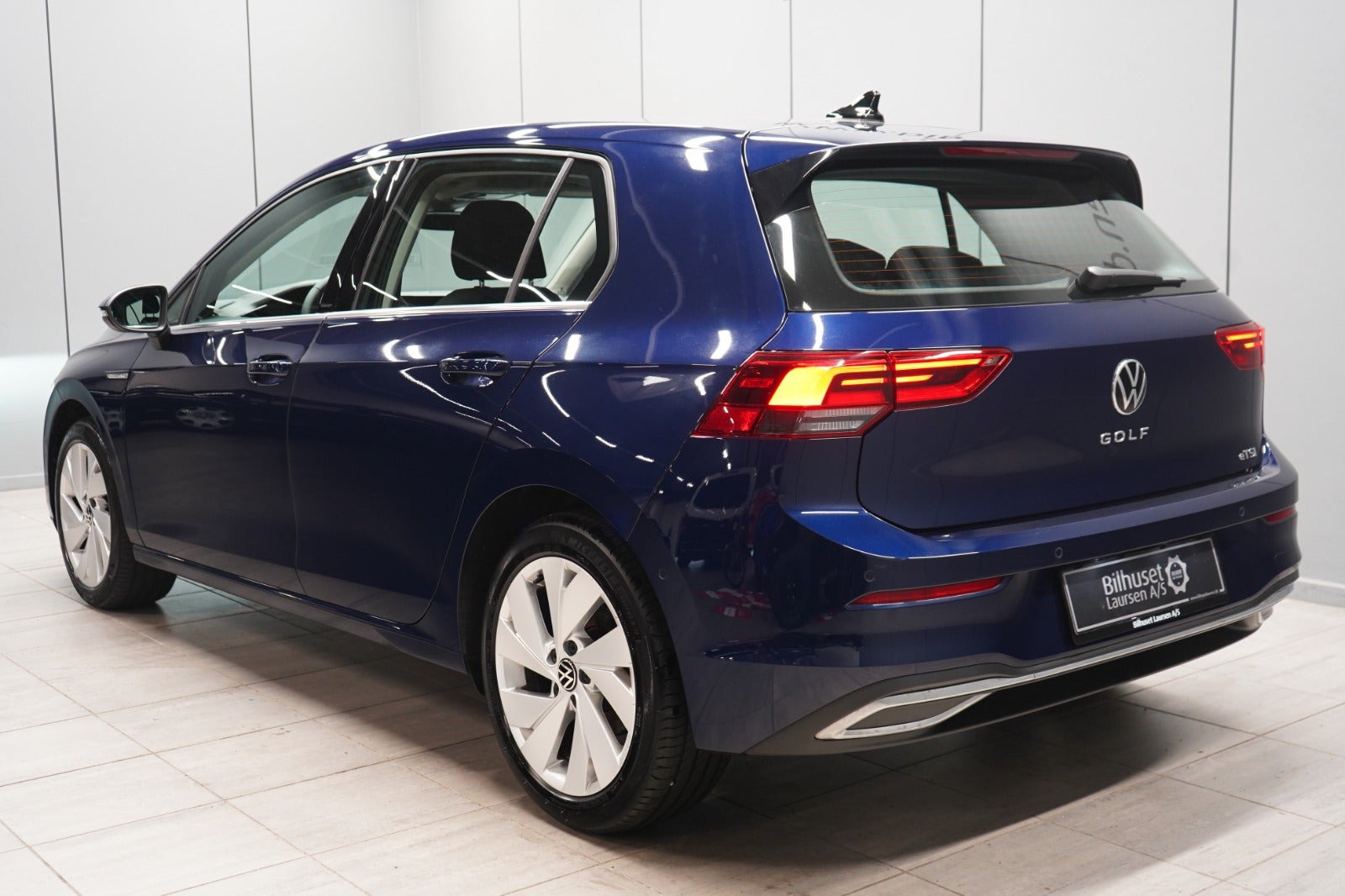 Blå VW Golf VIII fra 2022
