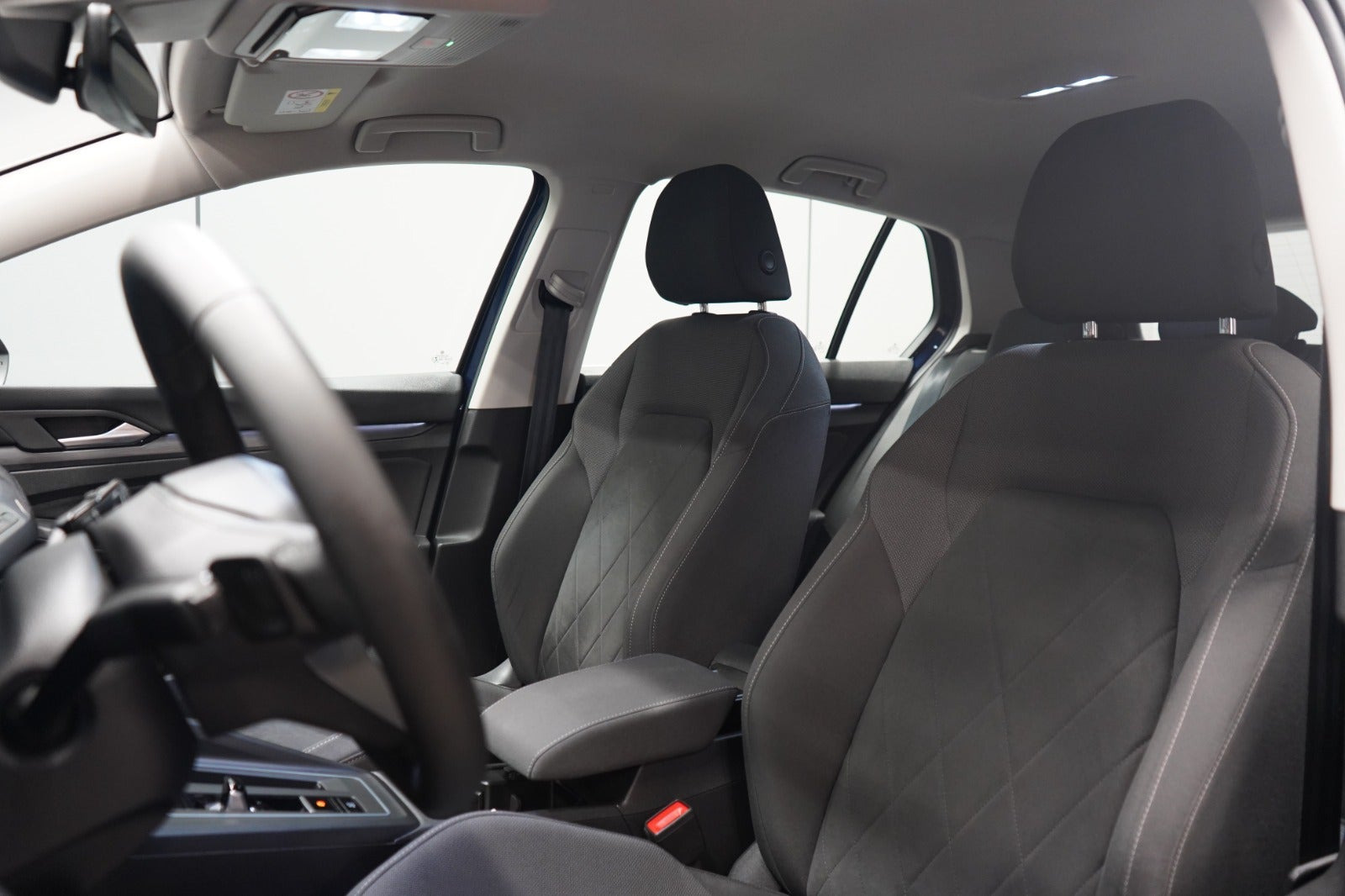 Blå VW Golf VIII fra 2022