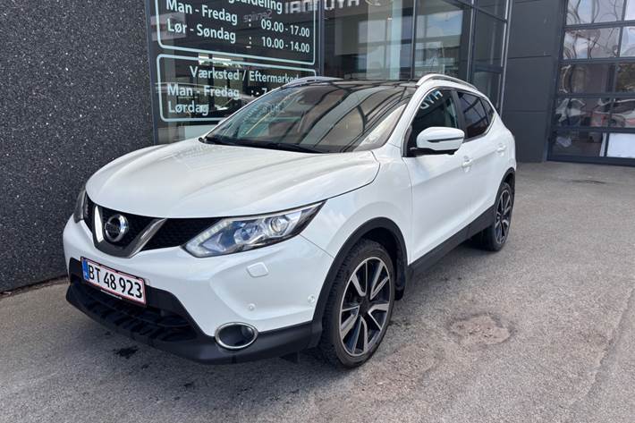 Hvid Nissan Qashqai fra 2017
