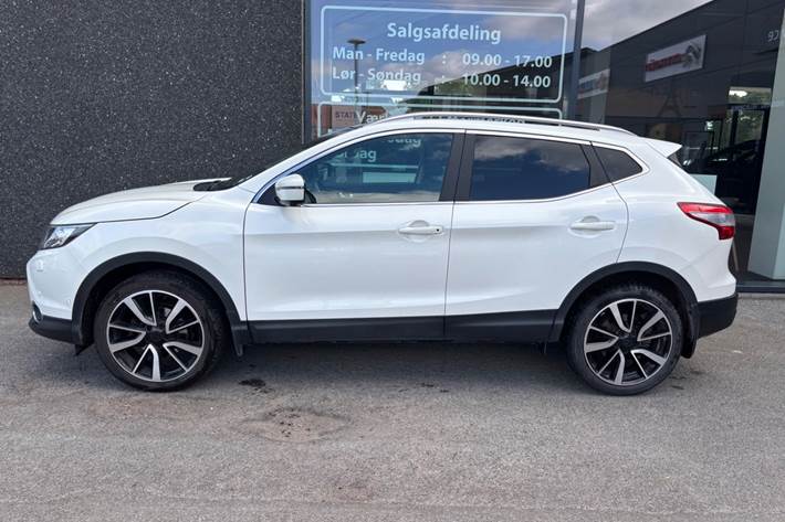Hvid Nissan Qashqai fra 2017