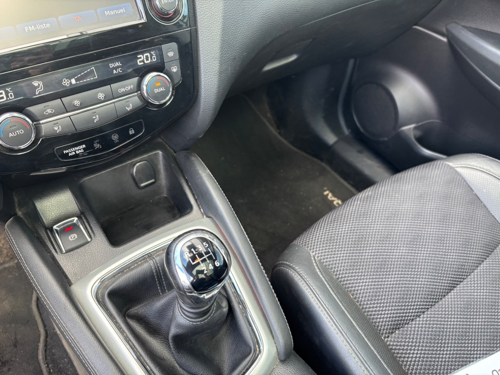 Hvid Nissan Qashqai fra 2017
