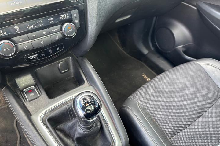 Hvid Nissan Qashqai fra 2017