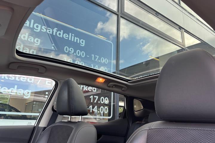 Hvid Nissan Qashqai fra 2017