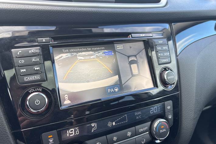 Hvid Nissan Qashqai fra 2017