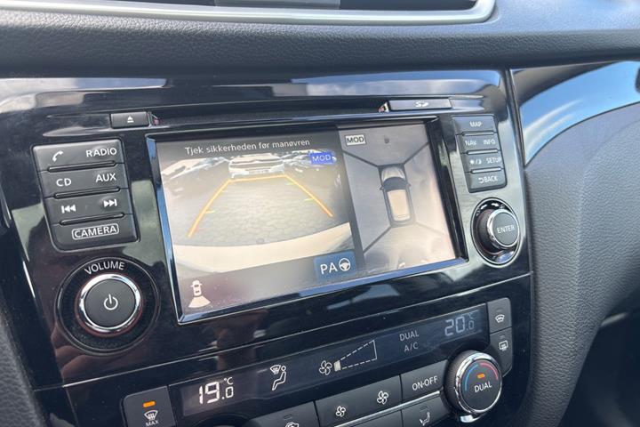Hvid Nissan Qashqai fra 2017