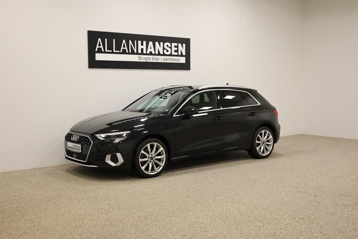 Sort Audi A3 fra 2020 set udefra