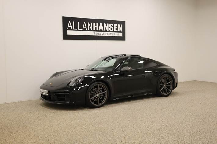 Sort Porsche 911 Carrera T fra 2023