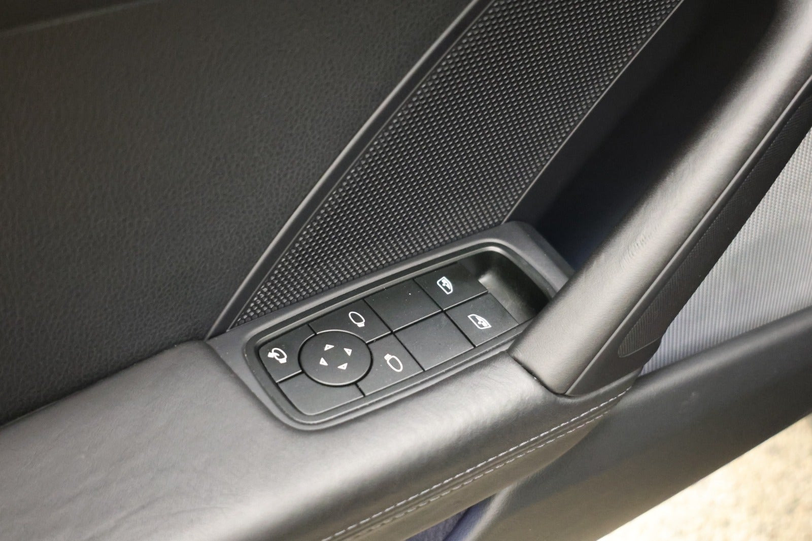 Sort Porsche 911 Carrera T fra 2023