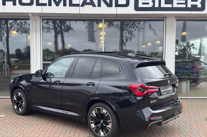 Sort BMW iX3 fra 2022
