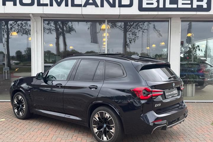 Sort BMW iX3 fra 2022