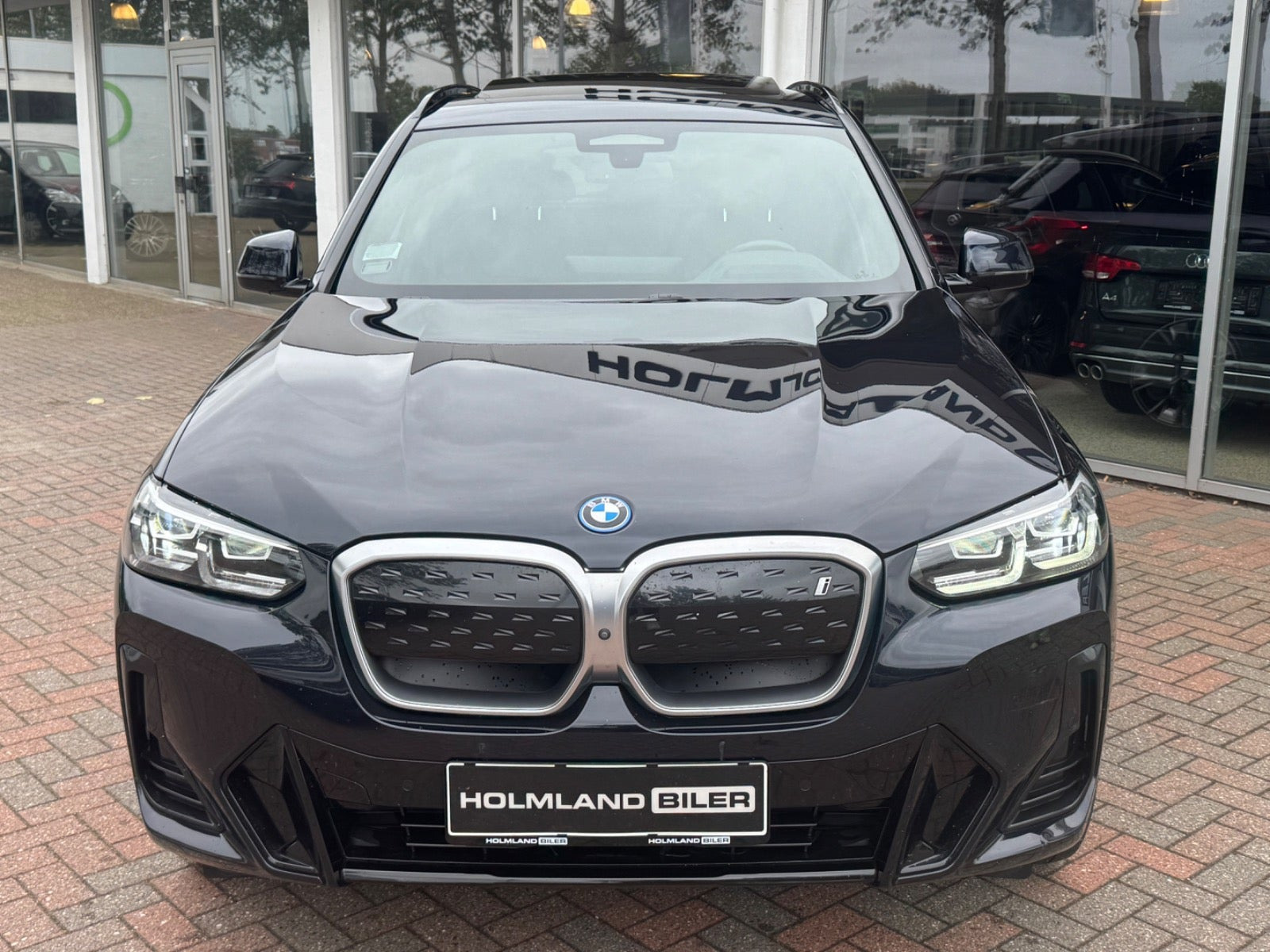 Sort BMW iX3 fra 2022