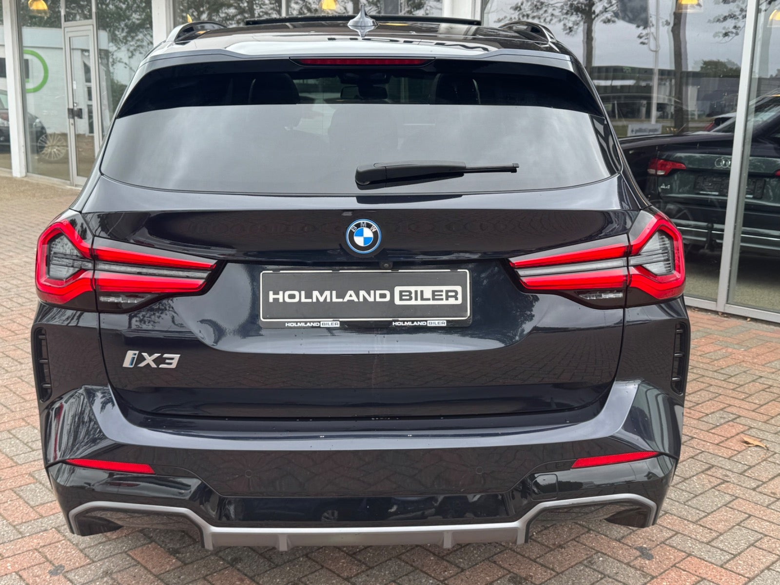 Sort BMW iX3 fra 2022