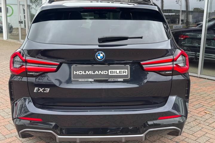 Sort BMW iX3 fra 2022