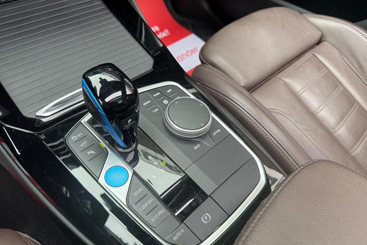Sort BMW iX3 fra 2022