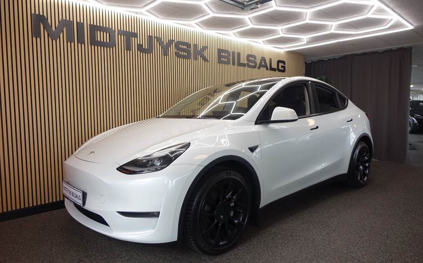 Tesla Model Y Long Range AWD