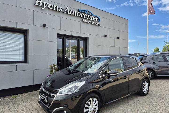 Blå Peugeot 208 fra 2020