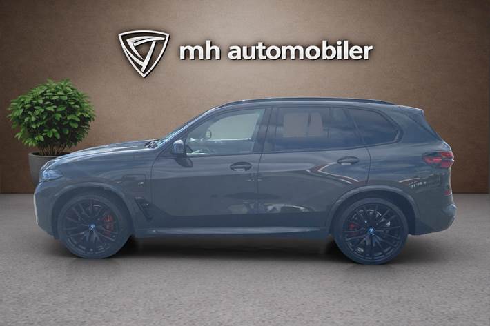 Grå BMW X5 fra 2023