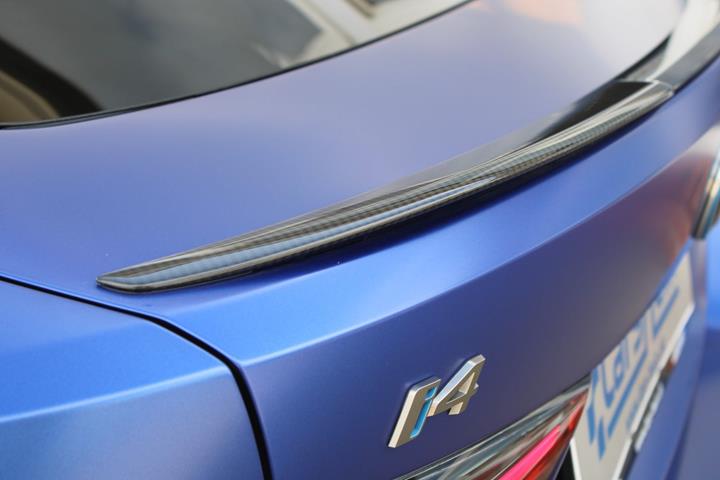 Blå BMW i4 fra 2023