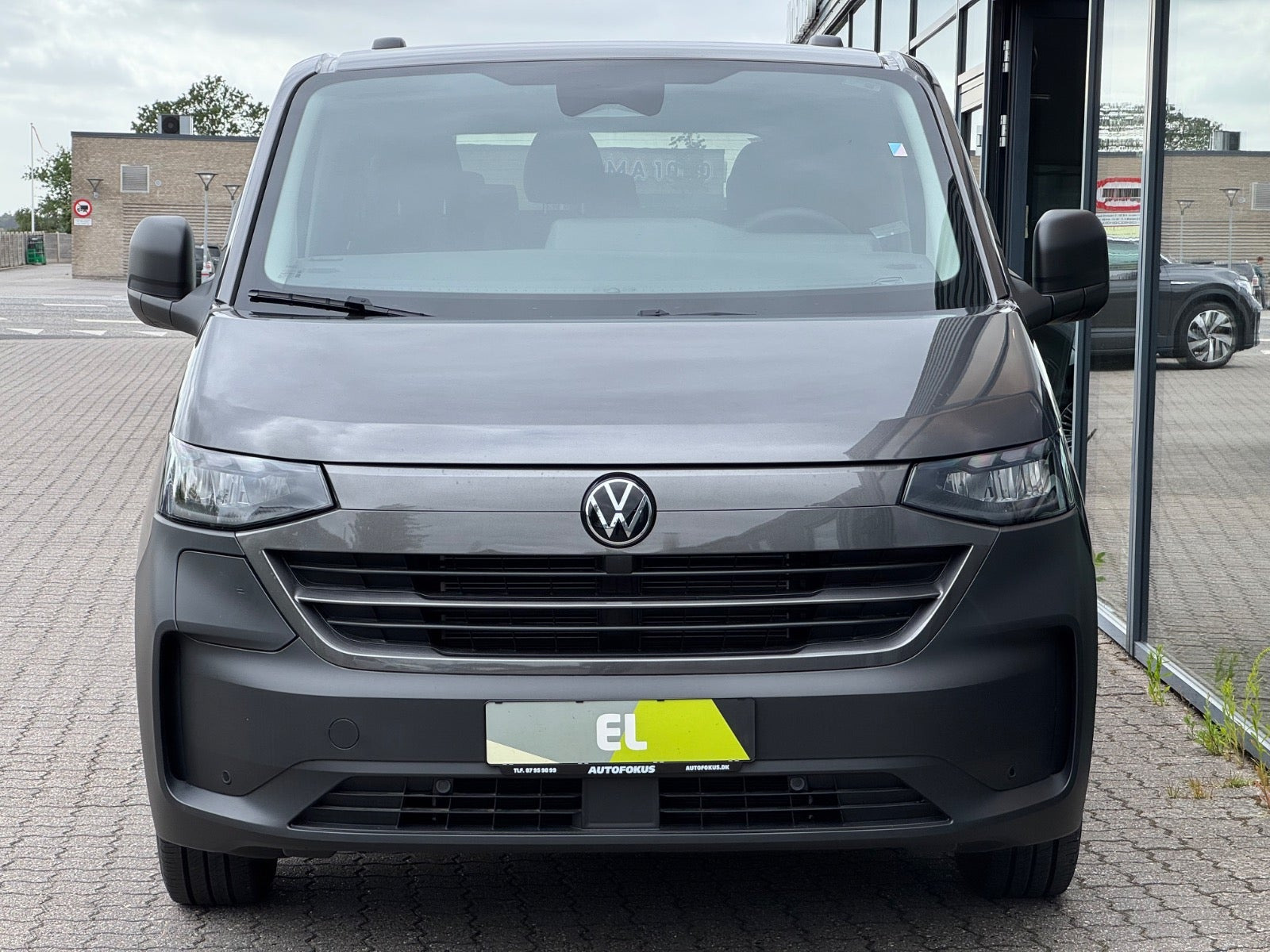 Grå VW e-Caravelle fra 2025