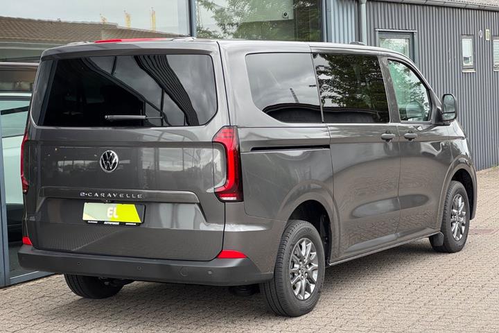 Grå VW e-Caravelle fra 2025