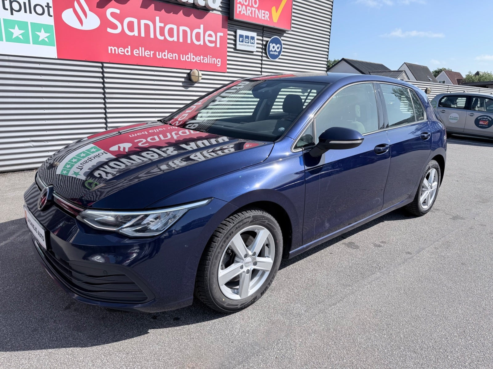 Blå VW Golf VIII fra 2022