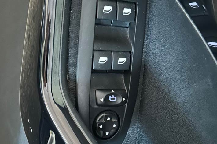 Sort Peugeot 208 fra 2018