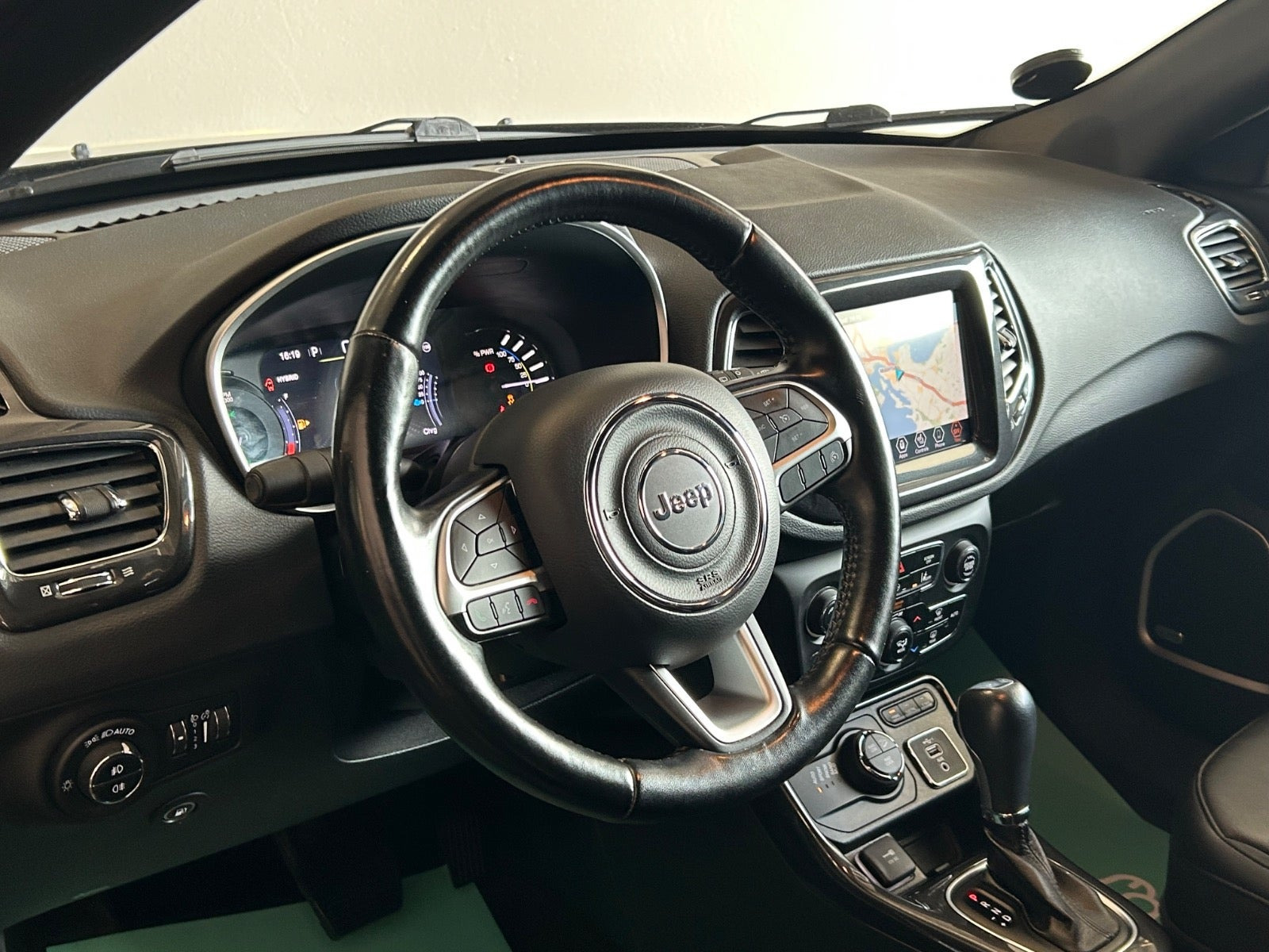Sort Jeep Compass fra 2021