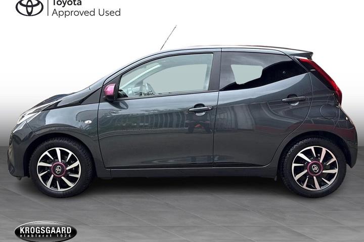 Grå Toyota Aygo fra 2020