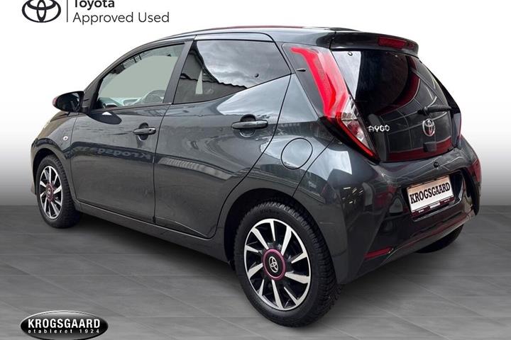 Grå Toyota Aygo fra 2020